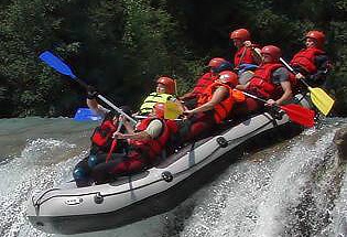 Velká krádež vodáckého materiálu ve Veltrusích