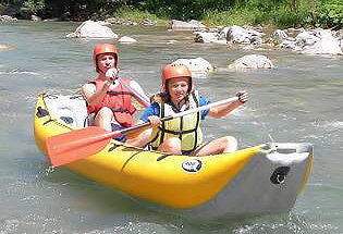 Velká krádež vodáckého materiálu ve Veltrusích