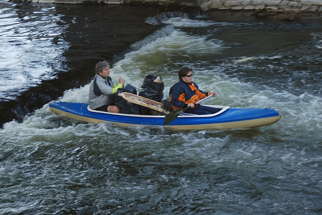 Vodáci čistili Chrudimku