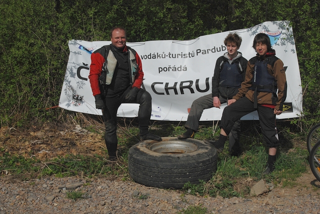 Vodáci čistili Chrudimku