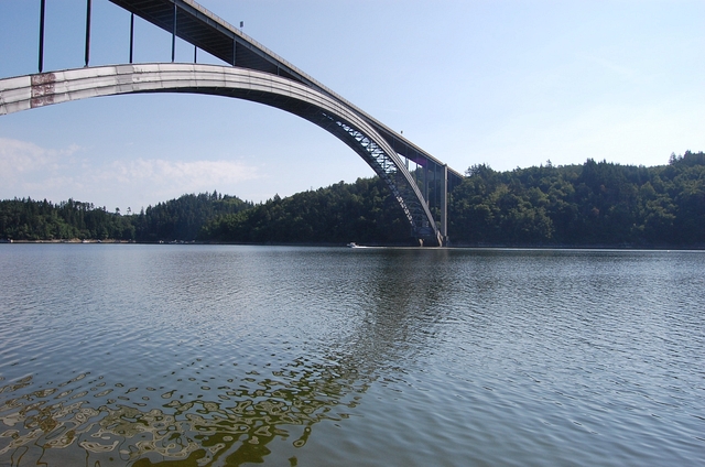 Sto šest kiláků samoty