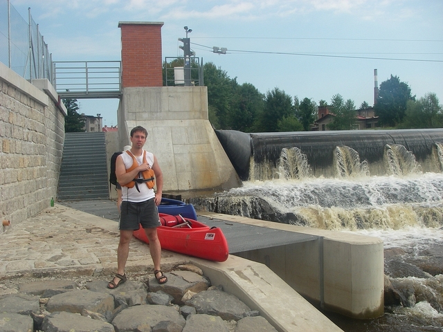 Konečně někdo myslel hlavou. A na vodáky.