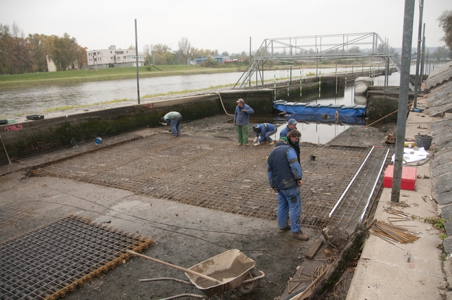 Přestavby v Troji a nová Tlama