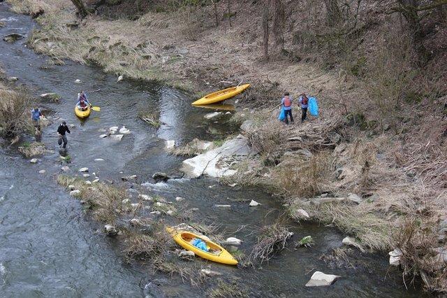 Dobrovolníci opět vyčistili řeku Sázavu