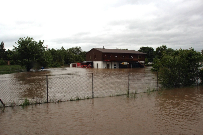 Povodně berou vodákům nejen loděnice