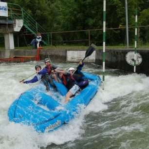 Pojďte si vyzkoušet rafting na Trnávce!