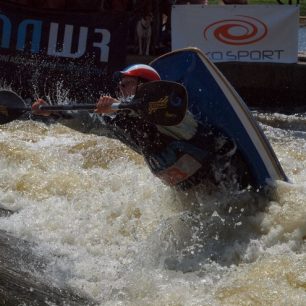 Freestyle kayaking Euro Cup Praha 2013