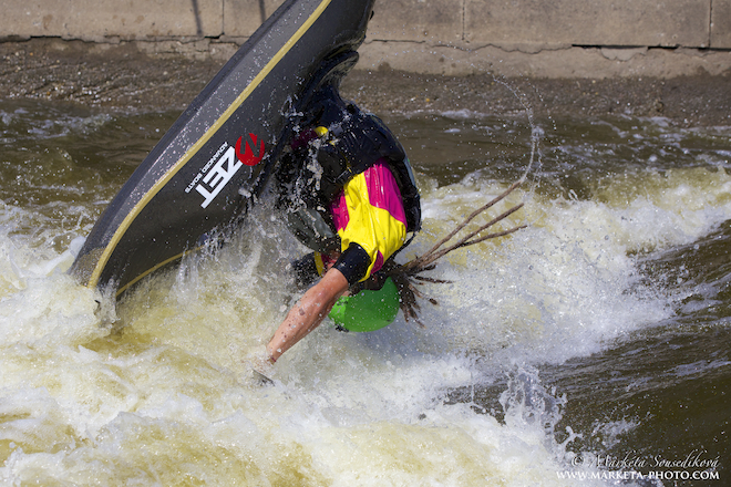 Freestyle kayaking Euro Cup Praha 2013