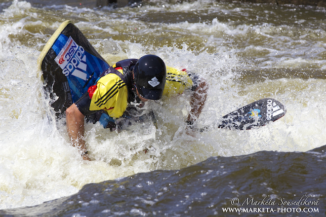 Freestyle kayaking Euro Cup Praha 2013