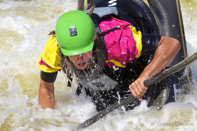 Freestyle kayaking Euro Cup Praha 2013