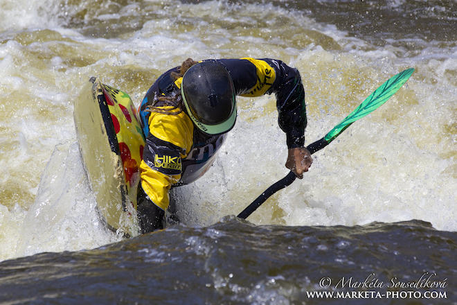 Freestyle kayaking Euro Cup Praha 2013
