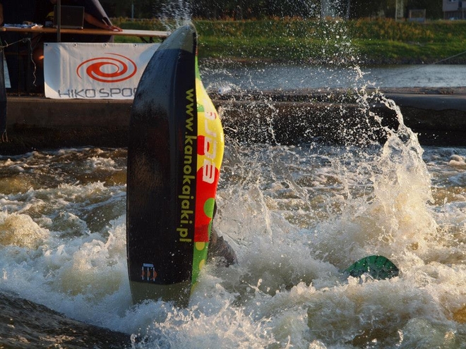 Freestyle kayaking Euro Cup Praha 2013