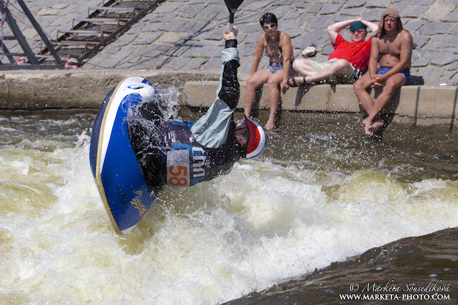Freestyle kayaking Euro Cup Praha 2013