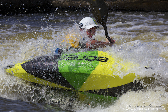 Freestyle kayaking Euro Cup Praha 2013
