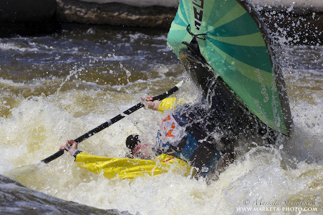 Freestyle kayaking Euro Cup Praha 2013