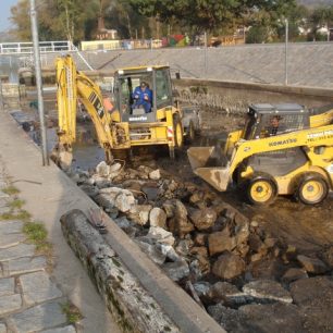 Stará dáma v novém kabátě