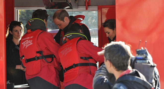 Vodní dobrodružství britského královského páru 