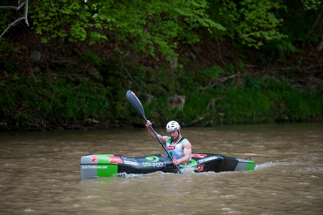 První důležité závody pro sjezdaře proběhly na rovné vodě