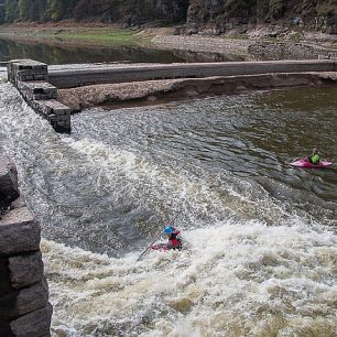 Jak jsme jezdili po dně přehrady