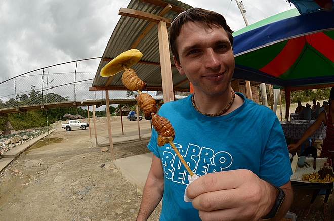 Múčne červy ‒ jedna zo špecialít, ktoré nám v roku 2012 ponúkol Ekvádor