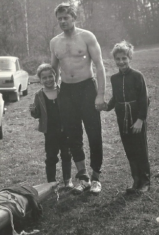 S dcerami na Hameráku 1973