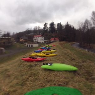 Na vysedačce spodní Rolavy bylo dost plno