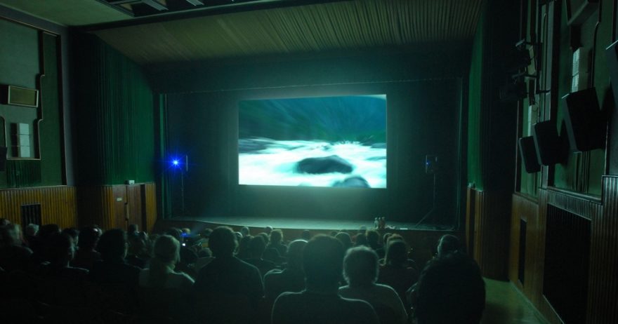 Odpoledne strávíte v kině sledování vodáckých a outdoorových filmů