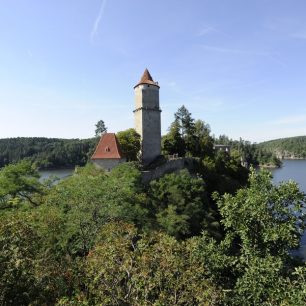 Hrad Zvíkov leží na soutoku Otavy s Vltavou