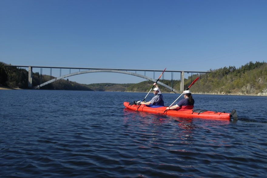 Podplouváme Žďákovský most