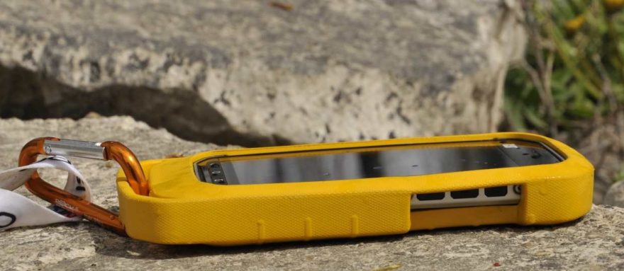 CAT S40 s pouzdrem Active Urban Buoy Case / F: Břeh