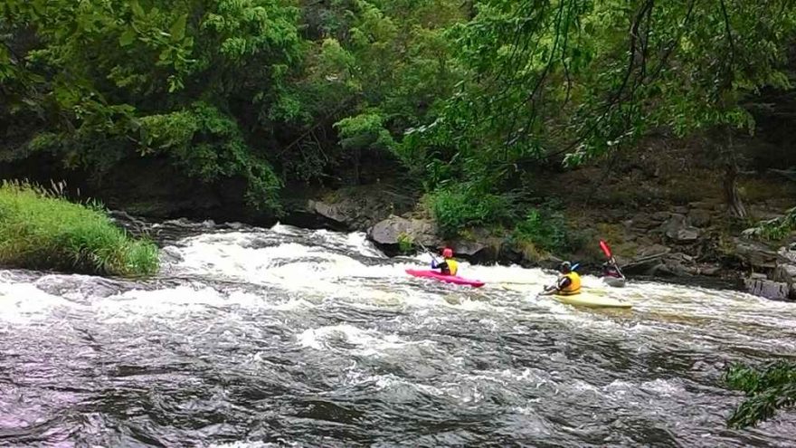 Hravá peřej s vlnoválcem, horní část řeky / F: David Kozelský