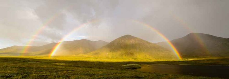 Rozvodí se s námi loučí neskutečnou dvojitou duhou / F: Fjolls Expedition