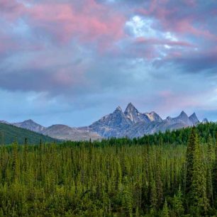 Arrigetch Peaks při západu slunce / F: Fjolls Expedition