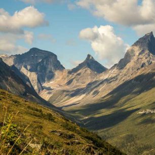 Majestátní Arrigetch Peaks, v překladu prsty rozevřené dlaně. / F: Fjolls Expedition