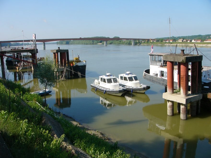 Celnice na Dunaji, Bezdan, Srbsko. I my musíme zaplatit daň za použití řeky (55 EUR) / f: archiv Marcel Miščík
