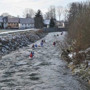 Desná u Šumperka při Štěpánském splutí / F: archiv Tydra půjčovna lodí