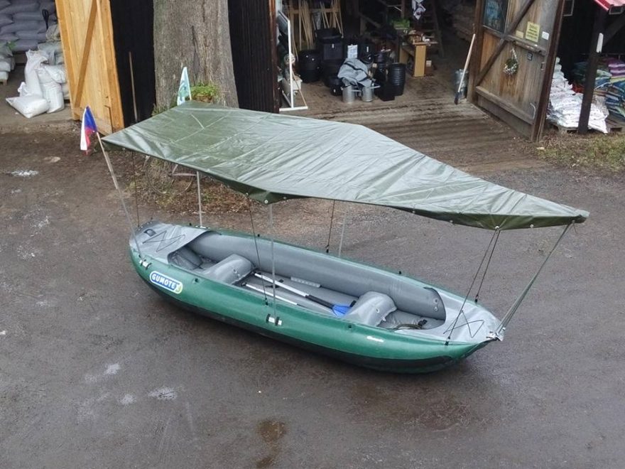 Střecha chránící proti slunci / F: archiv expedice