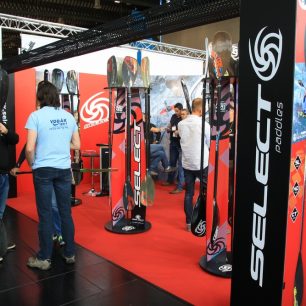 Na stánku pádel Select