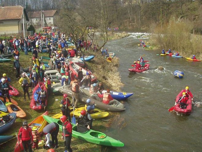 Na Doubravě se koná i organizované splutí