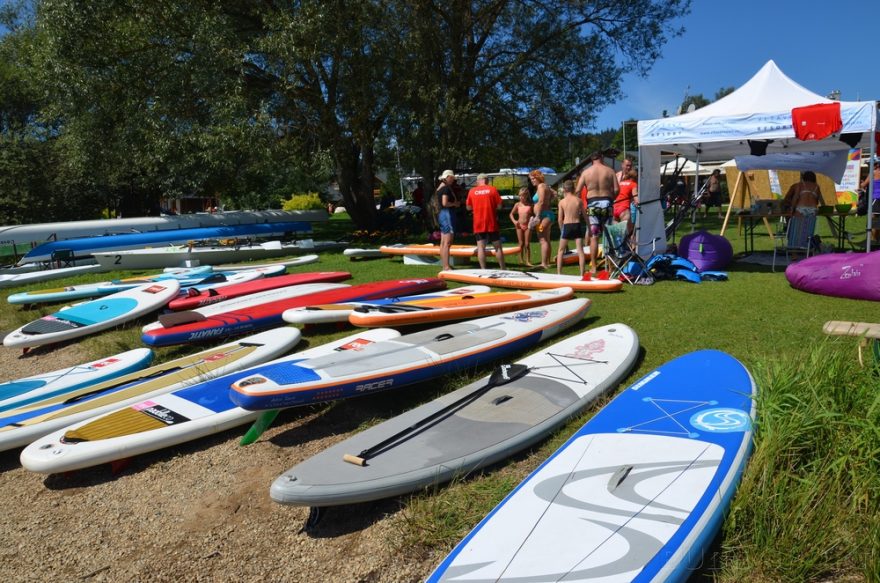 Zázemí závodů bývá dobře připraveno