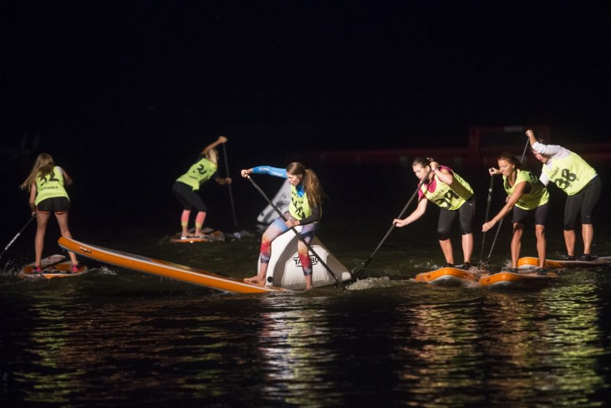 Závodů se v hojných počtech účastní i ženy
