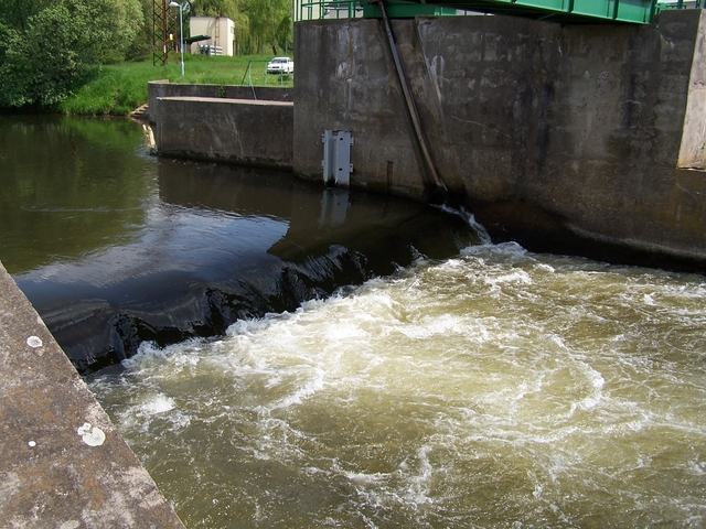Na Jizeře jsou i nebezpečné jezy