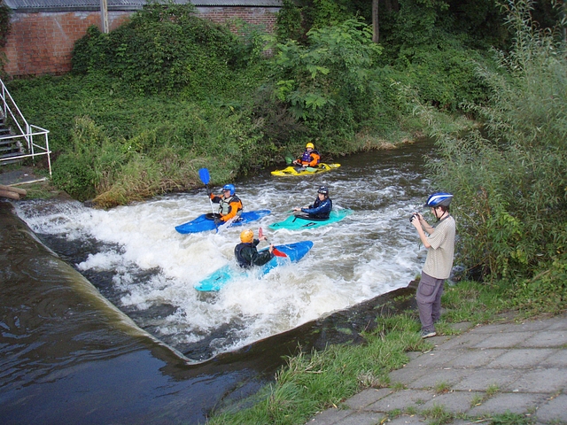 Zkušenější vodáci si na Chrudimce mohou pohrát