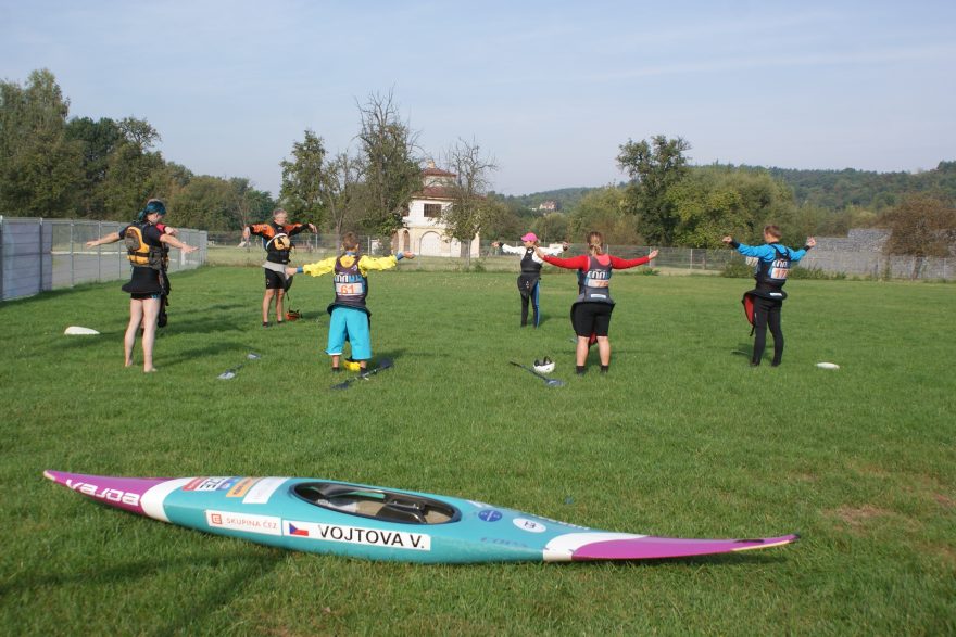 Před pádlováním je důležitá pořádná rozcvička