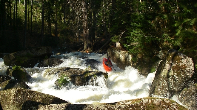 Kamenice je vhodná pouze pro zkušené vodáky