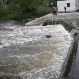 Během plavby si dejte pozor na nebezpečné jezy