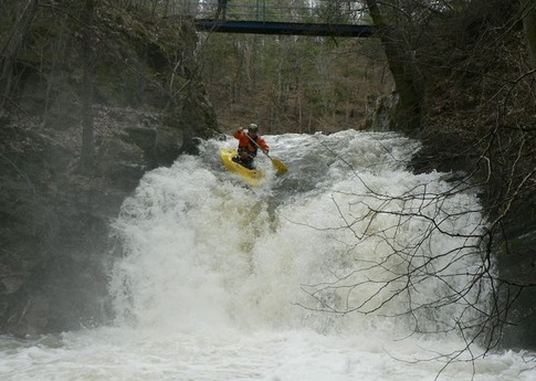 Hned na začátku plavby na vás čekají vodopády