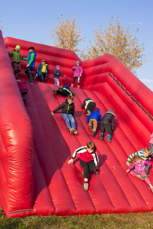 Skáací hrad, nafukovací skluzavka