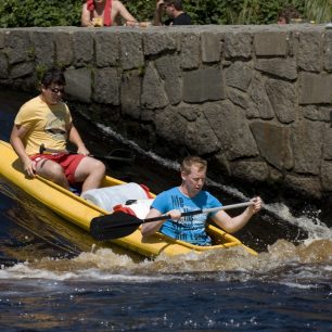 Chytit se bortů lodi patří k nejčastjěším a největším chybám / F: Partigo