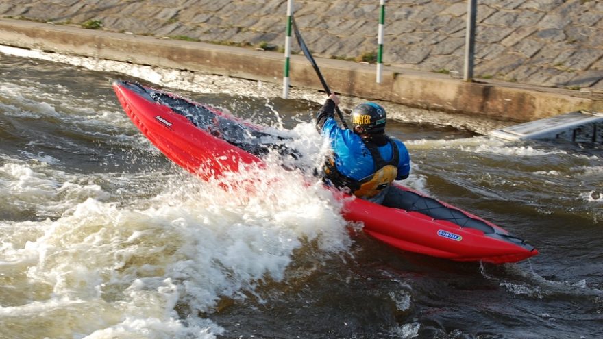 Safari 330 v akci na divoké vodě